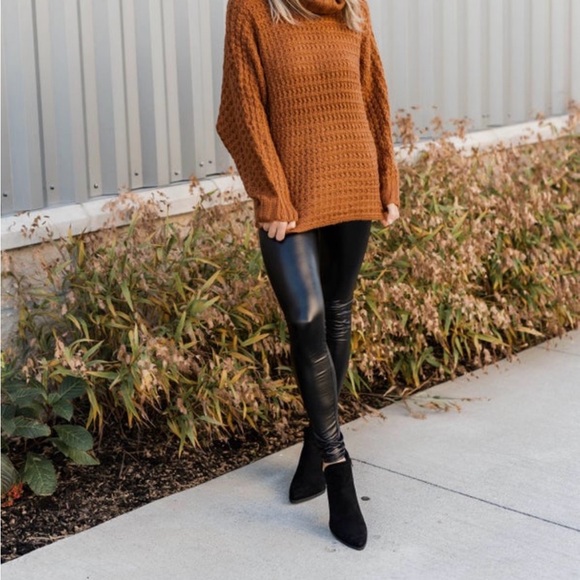 In Loom Boutique Cowl Neck Rust Small/ Medium Textured Sweater NWOT - Picture 3 of 3